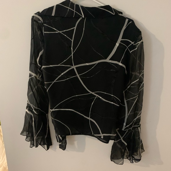 Black and white shirt - Picture 2 of 2